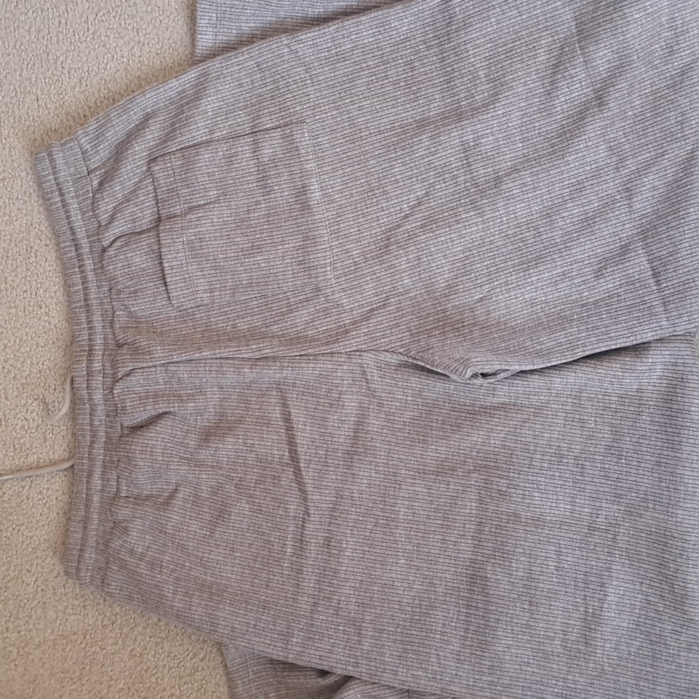 LARGE.   HALARA RIBBED MIDRISE DRAWSTRING WIDE LEG CARGO PANT - Picture 9 of 10